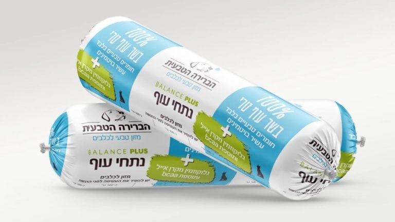 PLUS מזון טבעי לכלבים קפוא – עוף עם אבקת קרן אייל 1 ק”ג